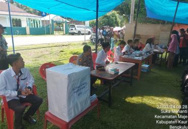 Personel Polsek Maje Lakukan Pengamanan Pemungutan Suara Pemilihan BPD Desa Suka Menanti 