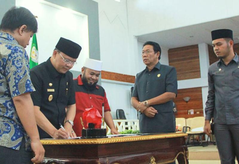 Penandatanganan Berita Acara Serah Terima Personil, Sarana dan Prasarana dan Dokumen (P2D) UPTD Balai Metrologi dari Pemerintah Provinsi Bengkulu ke Pemerintah Kota Bengkulu