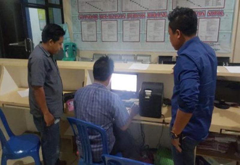 Dinas Kependudukan dan Catatan Sipil Kota Bengkulu menargetkan mencetak 5000 e-KTP baru bagi warga kota yang belum punya e-KTP