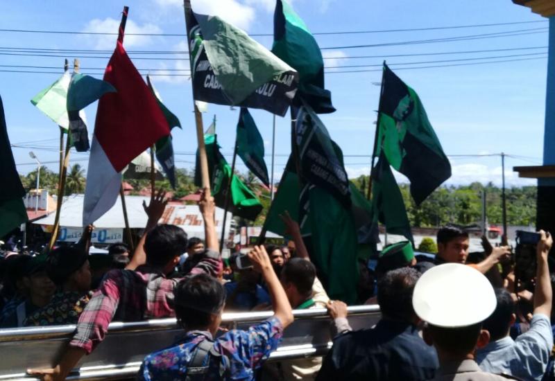 Demo Lanjutan HMI Bengkulu Di IAIN Bengkulu