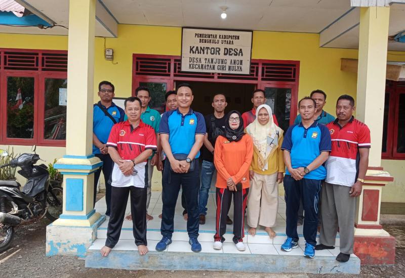 Cooling System Jelang Pemilu 2024, Kapolsek Giri Mulya Sambangi Desa Tanjung Anom 