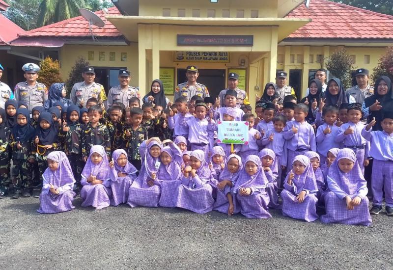 Polisi Sahabat Anak, Poslek Penarik Terima Kunjungan Anak Paud Terpadu Mulya Sari Desa Bumi Mulya