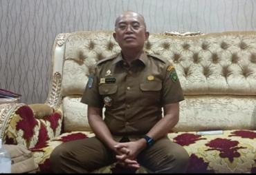 Usai menggelar rapat, Gusnan kepada Awak Media di Rumah Dinas Bupati, mengatakan bahwa Pemerintah Kabupaten Bengkulu Selatan (Pemkab BS) akan membentuk tim khusus untuk menertibkan perizinan Gerai Modern. (24/5)