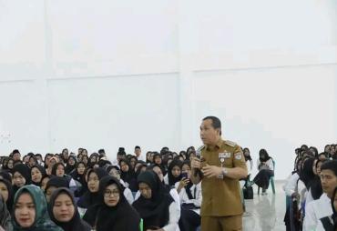 Hadir Di Tengah Ratusan Guru Honorer, Wali Kota Lubuklinggau Akan Berikan SK