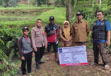 Monitoring Penggunaan DD, Bhabinkamtibmas Polsek Padang Jaya Hadiri Penetapan Titik Nol Pembangunan Desa Marga Sakti